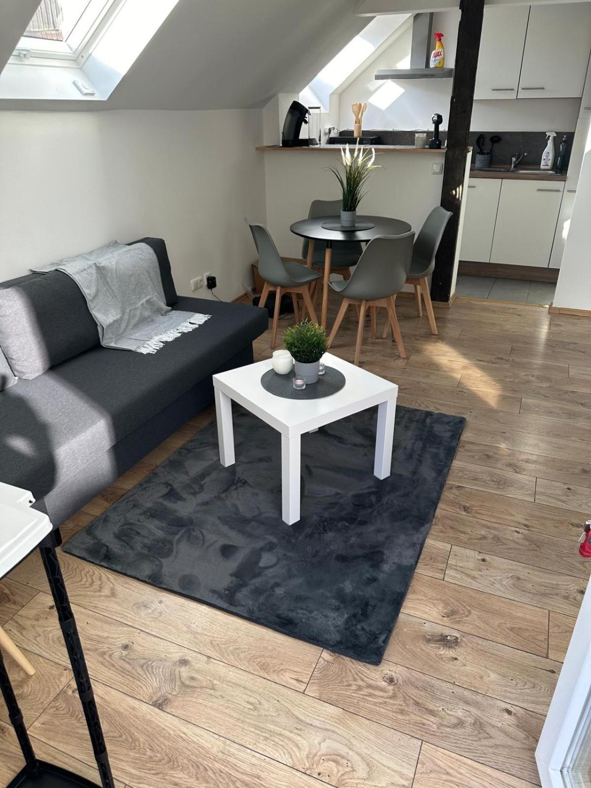 Mola Apartments-charmante Im Zentrum Fuer 3 Personen-grosse Dachterrasse-grill-gratis Parken-wlan Apartment Herdecke