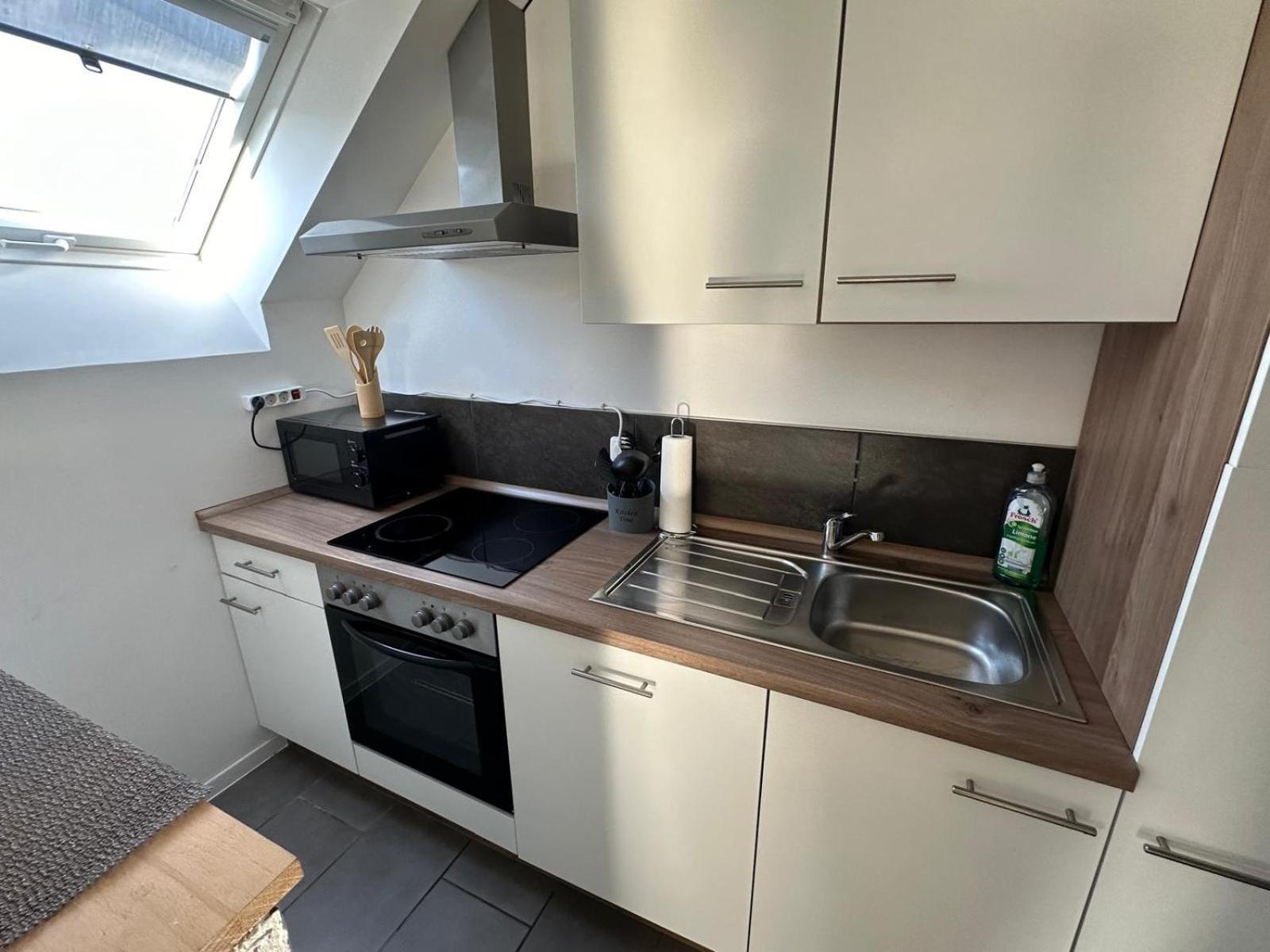Mola Apartments-charmante Im Zentrum Fuer 3 Personen-grosse Dachterrasse-grill-gratis Parken-wlan