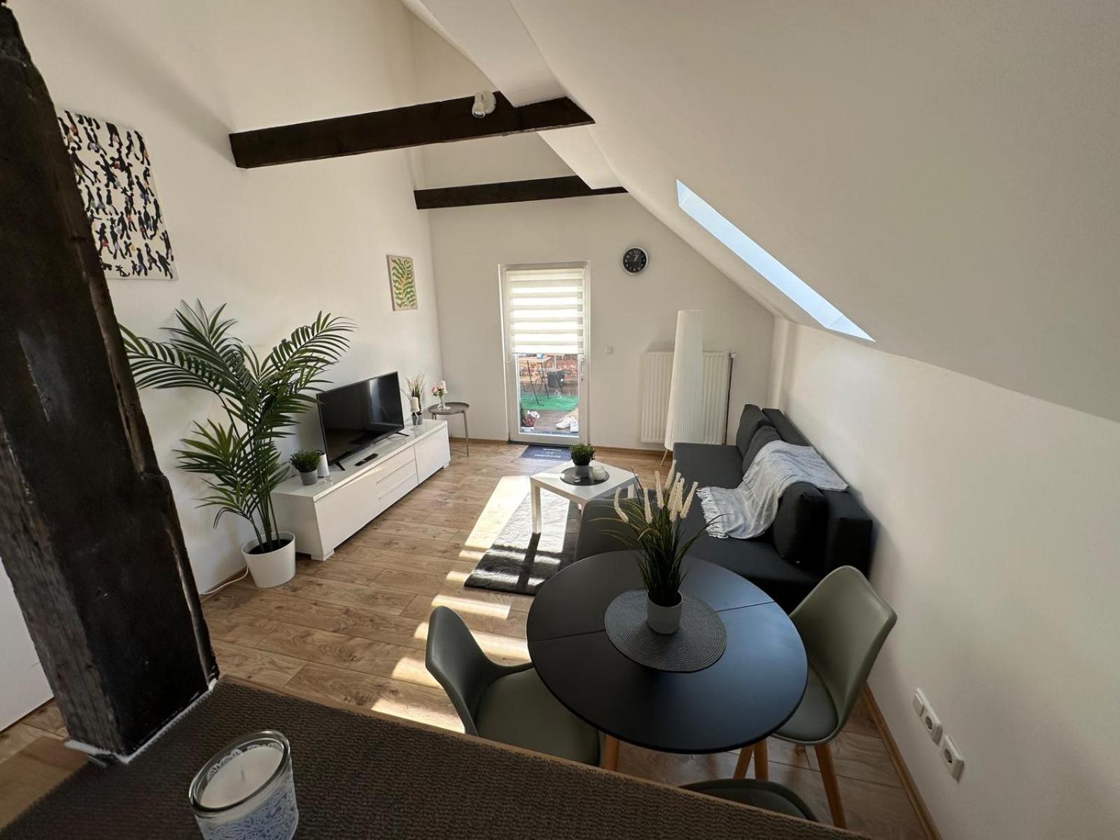 Apartment Mola Apartments-charmante Im Zentrum Fuer 3 Personen-grosse Dachterrasse-grill-gratis Parken-wlan *